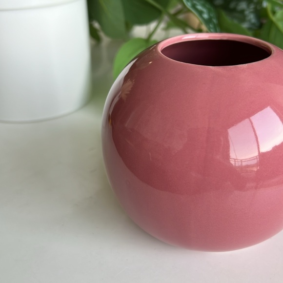 Vintage Small Round Pink Vase Decor - Picture 8 of 13